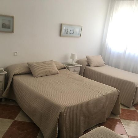 Hostal Jomarijo Fuengirola Bagian luar foto