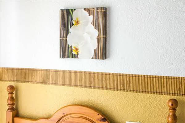 Hostal Jomarijo Fuengirola Bagian luar foto